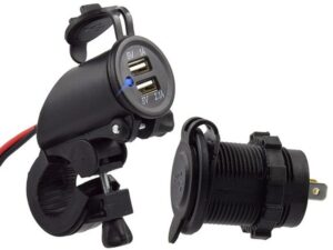 Pomysłowy sposób na to, jak podłączyć USB do motocykla, który ułatwi każdą podróż