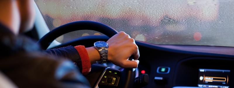 Parowanie szyb samochodowych