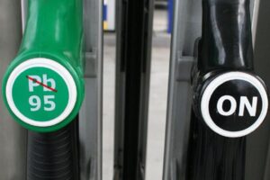 Czy dolewanie benzyny do oleju napędowego to ryzykowny pomysł?