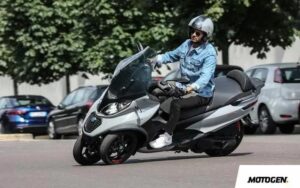 Jakie prawo jazdy jest potrzebne do jazdy motorem trójkołowym?