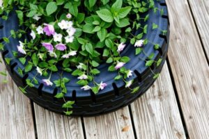 Zaskakujące pomysły na wykorzystanie starych opon – co można z nich zrobić?