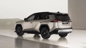 Ile pali RAV4? Sprawdź, jak oszczędnie jeździ ta popularna Toyota!